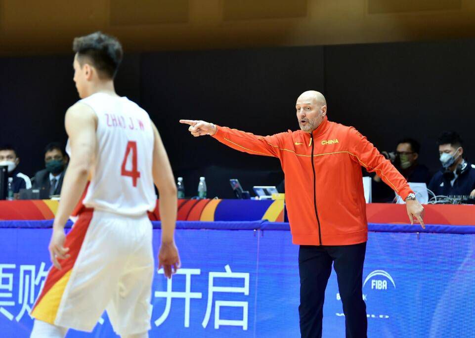 凯帕魔笛将缺席本轮西甲 罗德里戈贝林伤无大碍TheAthletic皇马跟队记者MarioCortegana消息，凯帕、莫德里奇将缺席皇马对阵格拉纳达的比赛。